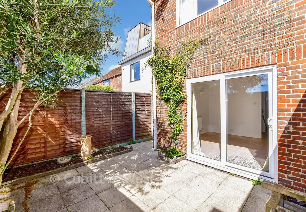 Rear Garden - Nile Street, Emsworth, Hampshire - Wards of Kent