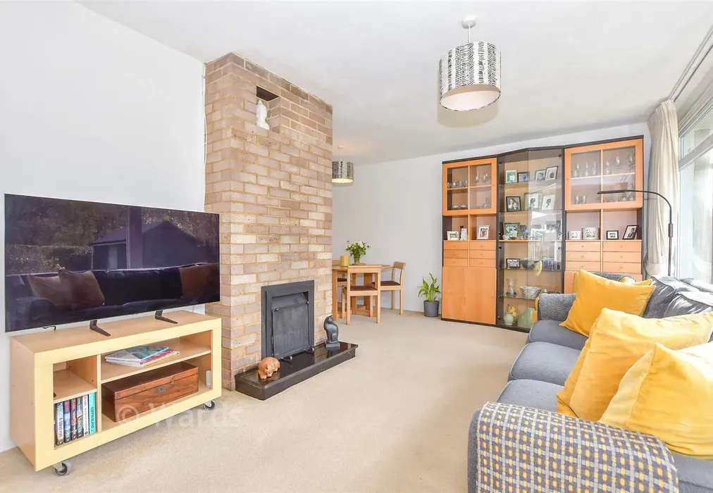 Lounge/Diner - Fromandez Drive, Horsmonden, Kent - Wards of Kent