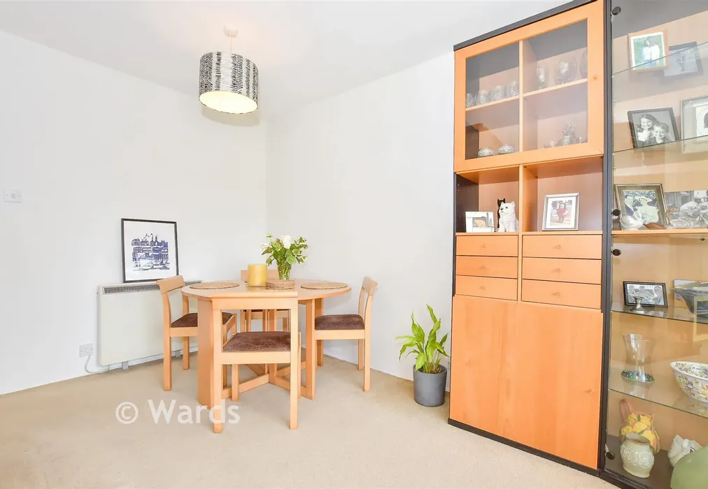 Lounge/Diner - Fromandez Drive, Horsmonden, Kent - Wards of Kent