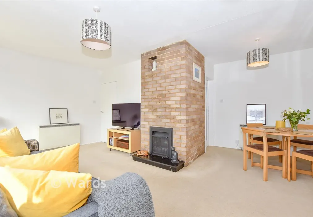 Lounge/Diner - Fromandez Drive, Horsmonden, Kent - Wards of Kent