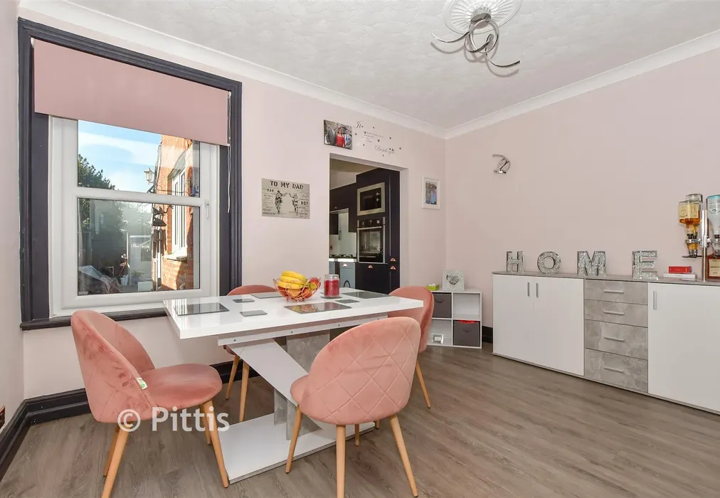 Dining Room - Oakfield Road, East Cowes, Isle of Wight - Wards of Kent