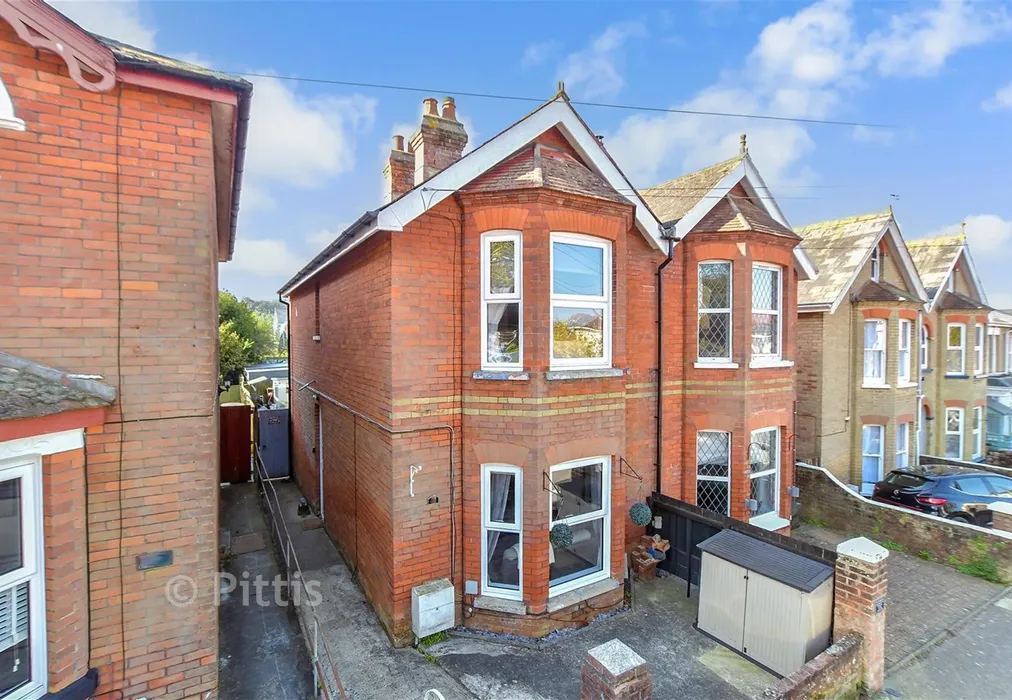 External (Web)** - Oakfield Road, East Cowes, Isle of Wight - Wards of Kent