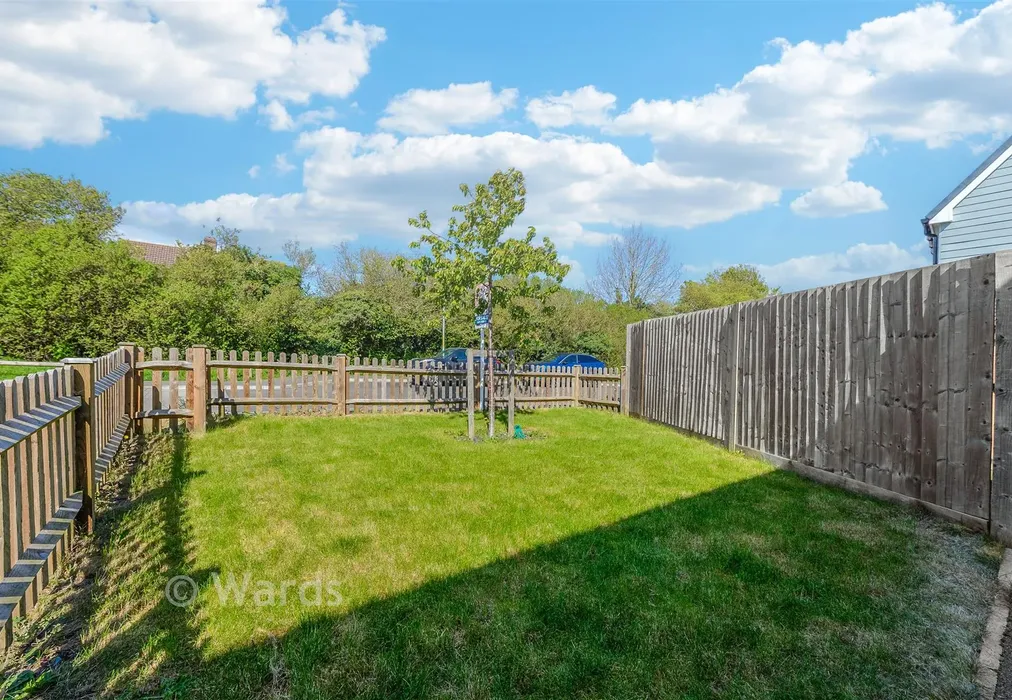 Front Garden - Field Lane, Gravesend, Kent - Wards of Kent