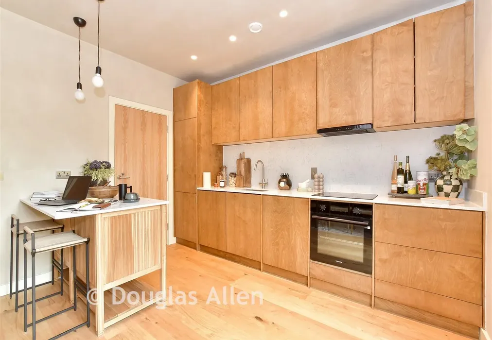 Kitchen - Carpenters Yard, High Road, Thornwood, Essex - Wards of Kent