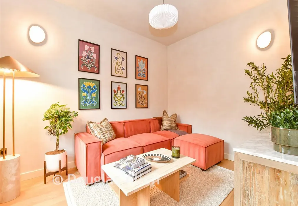 Lounge - Carpenters Yard, High Road, Thornwood, Essex - Wards of Kent