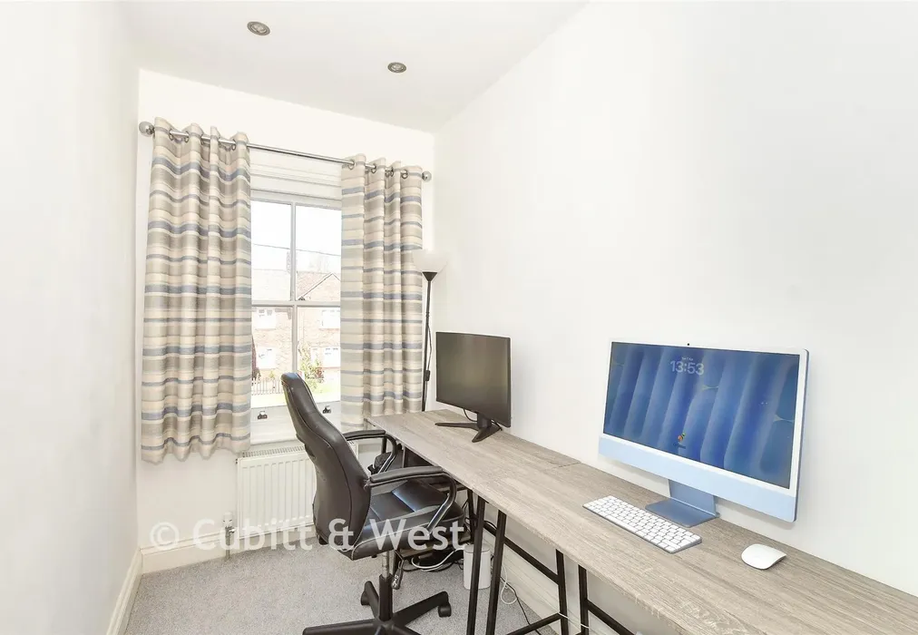 Bedroom 2 - Ifield Road, West Green, Crawley, West Sussex - Wards of Kent