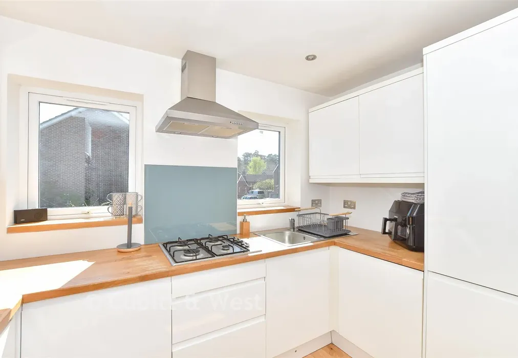 Kitchen - Ifield Road, West Green, Crawley, West Sussex - Wards of Kent