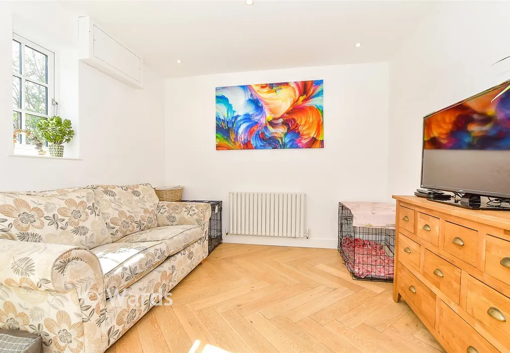 Snug - The Churchlands, New Romney, Kent - Wards of Kent
