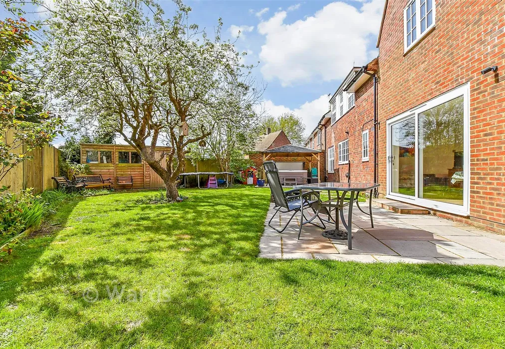 Rear Garden - The Churchlands, New Romney, Kent - Wards of Kent