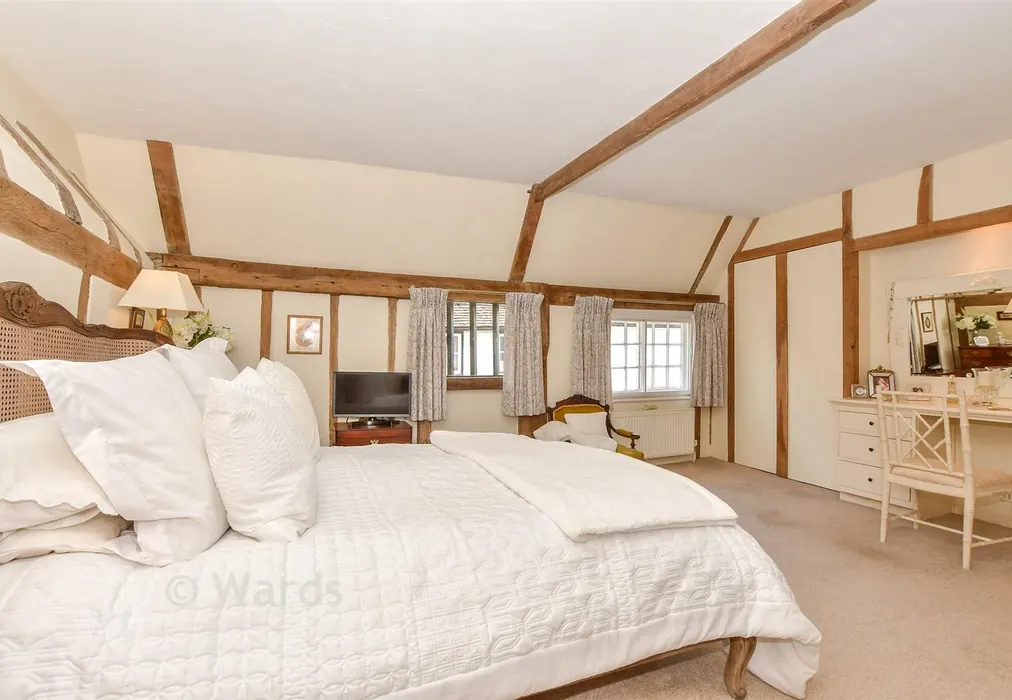 Bedroom 1 - The Street, Smarden,Ashford, Kent - Wards of Kent
