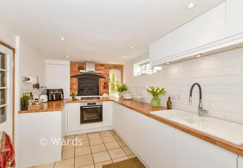 Kitchen - The Street, Smarden,Ashford, Kent - Wards of Kent