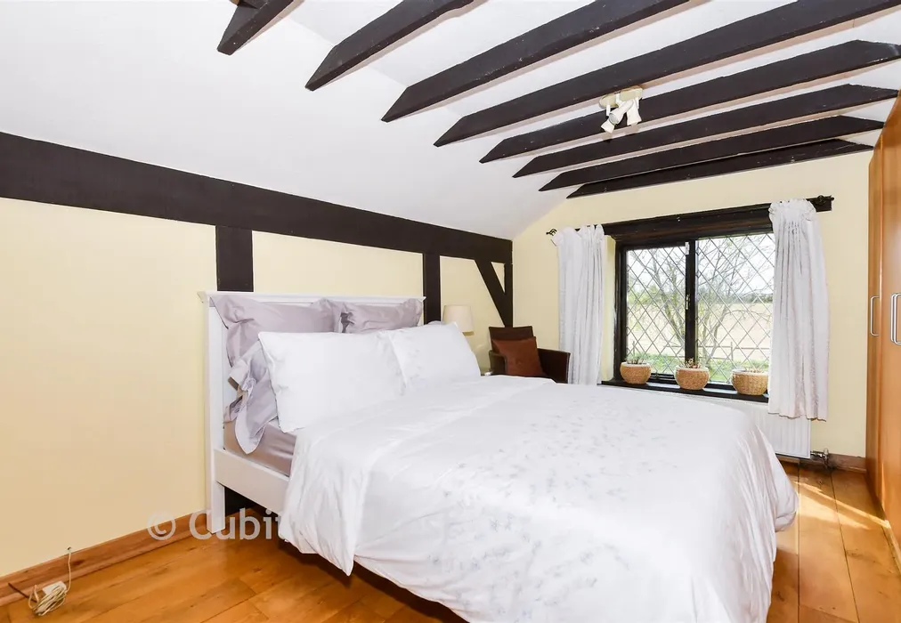 Bedroom 2 - Dean Lane, Redhill, Surrey - Wards of Kent