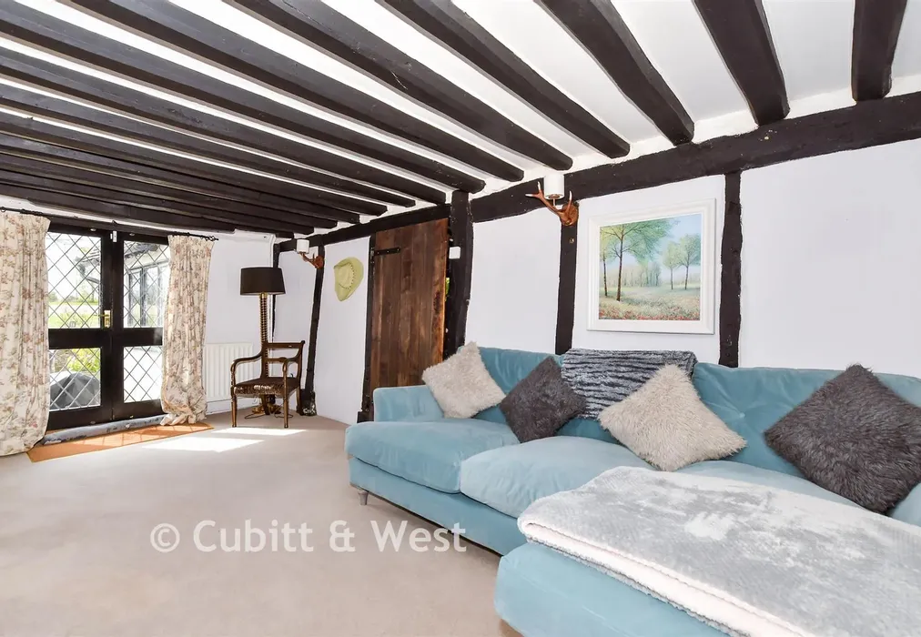 Sitting Room - Dean Lane, Redhill, Surrey - Wards of Kent
