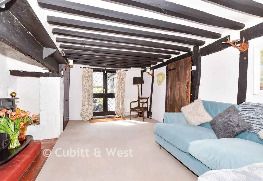 Sitting Room - Dean Lane, Redhill, Surrey - Wards of Kent