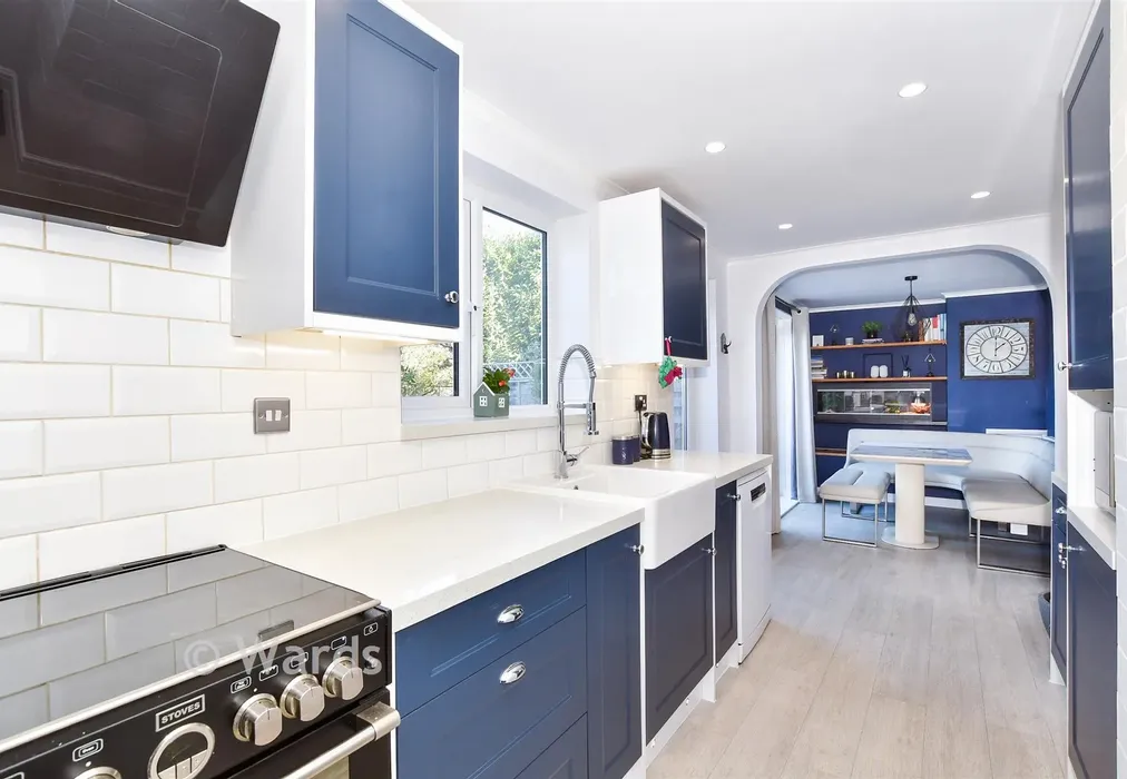Kitchen - Glebe Meadow, Wateringbury, Maidstone, Kent - Wards of Kent