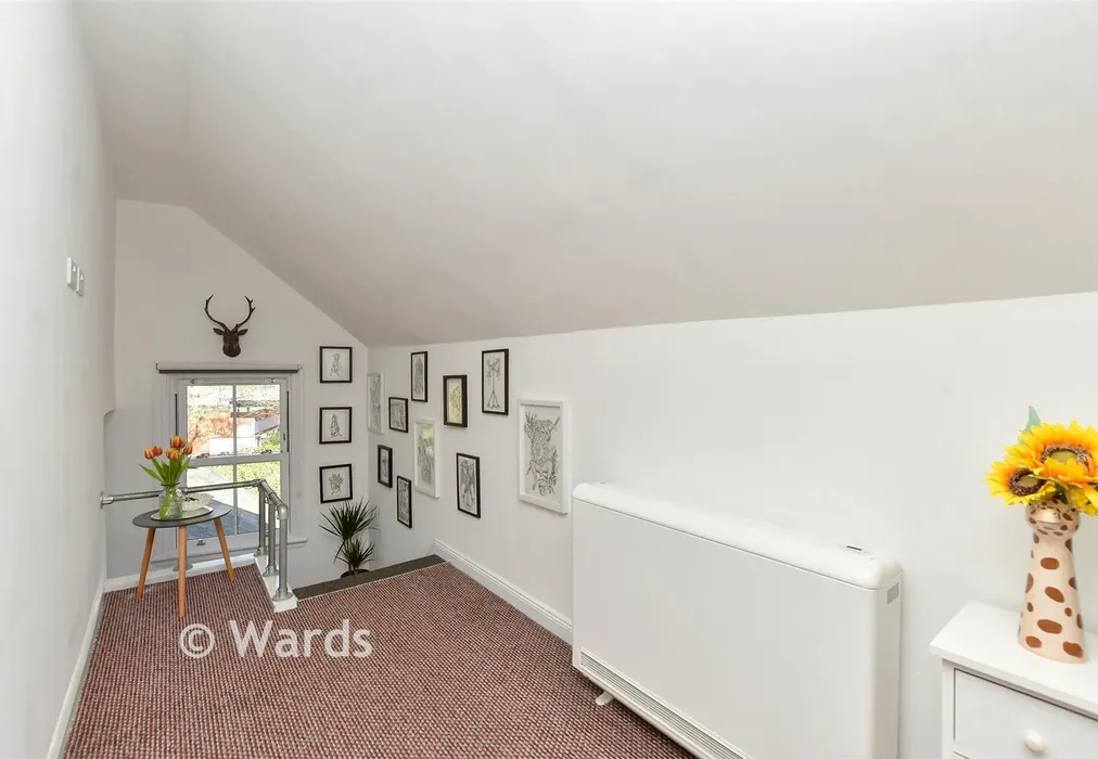 Landing - East Street, Faversham, Kent - Wards of Kent