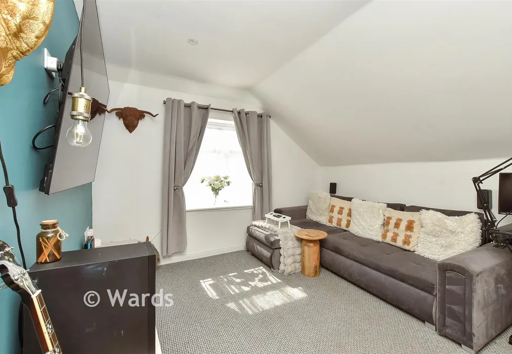 Lounge - East Street, Faversham, Kent - Wards of Kent