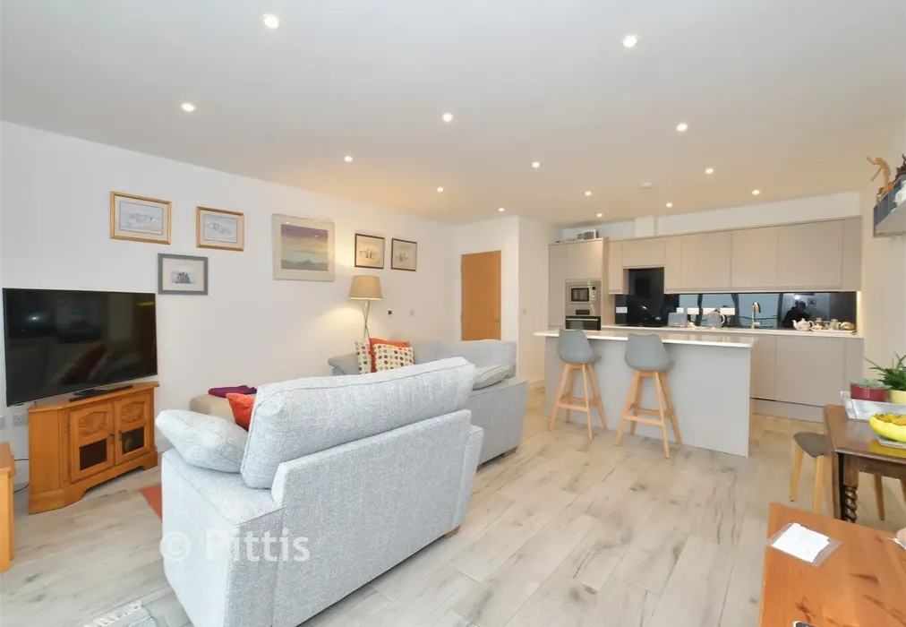 Lounge/Kitchen - Grange Road, Sandown, Isle of Wight - Wards of Kent