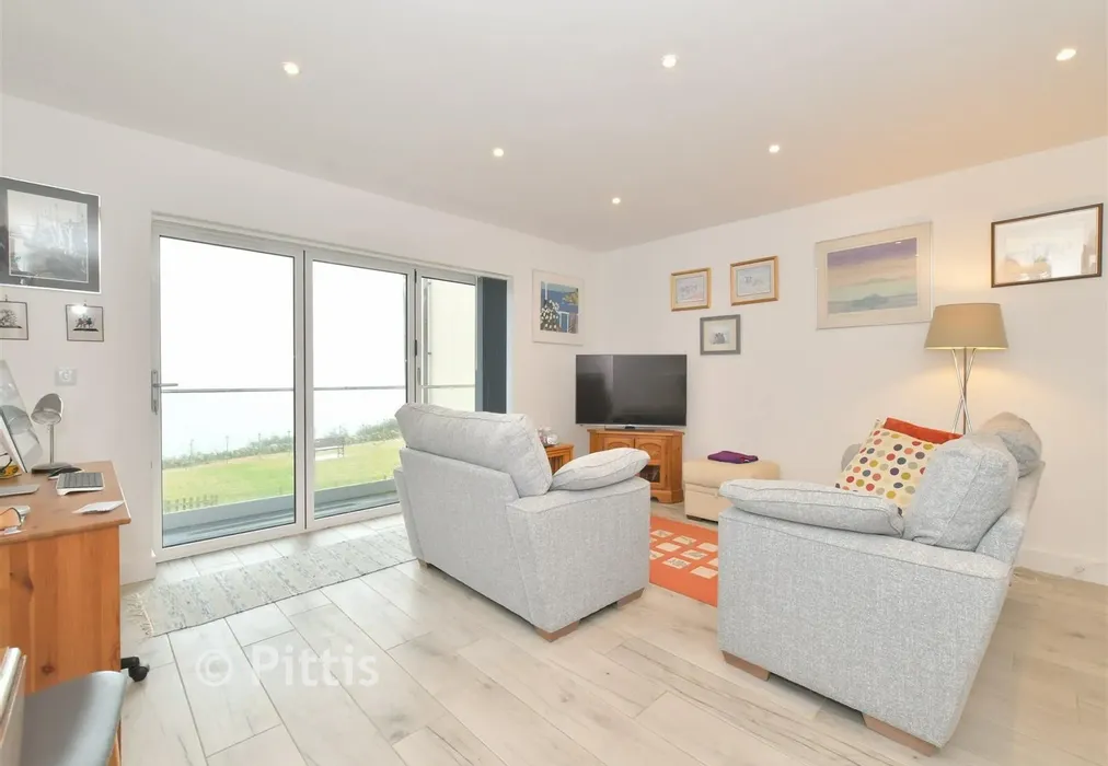 Lounge - Grange Road, Sandown, Isle of Wight - Wards of Kent