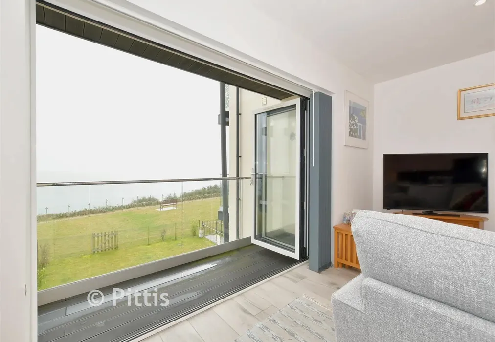 Internal Lifestyle - Grange Road, Sandown, Isle of Wight - Wards of Kent