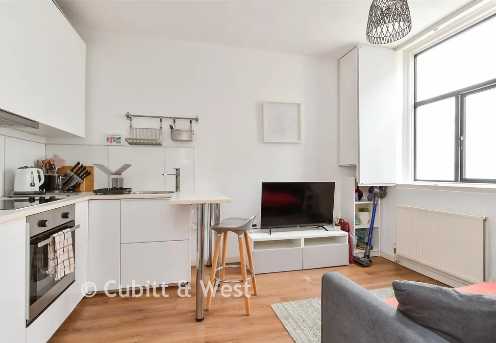 Lounge/ Kitchen - Western Road, Brighton, East Sussex - Wards of Kent