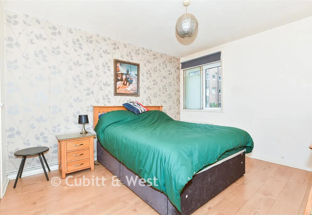 Bedroom - Somers Close, Reigate, Surrey - Wards of Kent