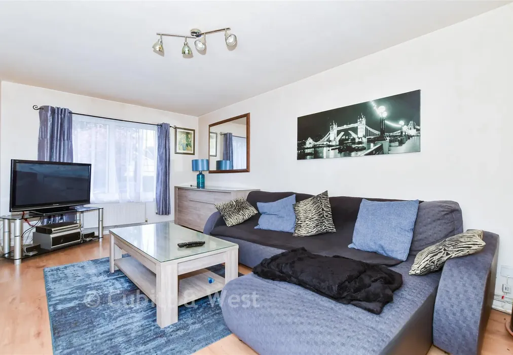 Living Room - Somers Close, Reigate, Surrey - Wards of Kent