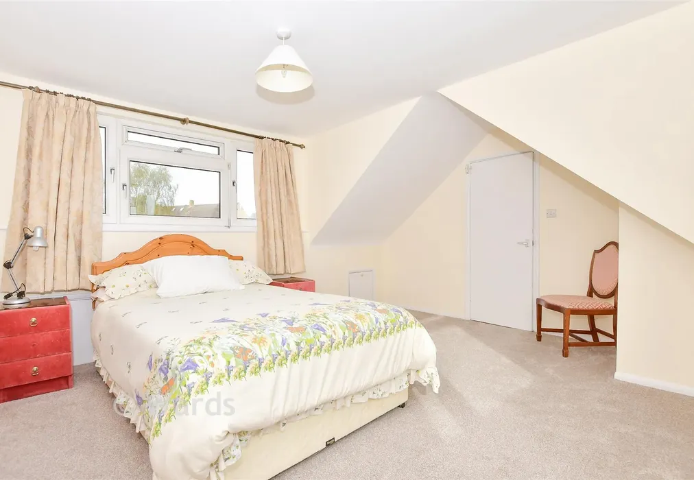 Bedroom 1 - Chestnut Walk, Larkfield, Kent - Wards of Kent