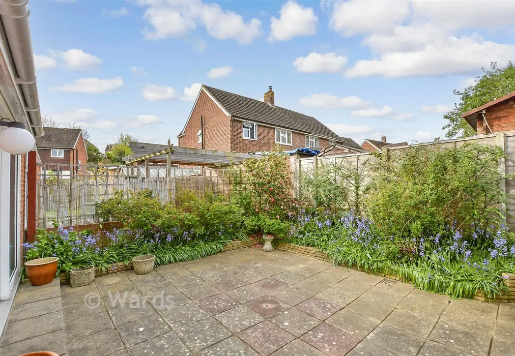 Rear Garden - Chestnut Walk, Larkfield, Kent - Wards of Kent