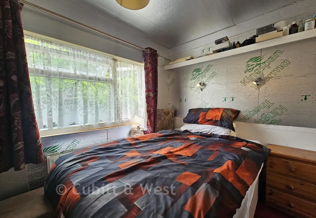 Bedroom 1 - Boxhill Road, Tadworth, Surrey - Wards of Kent