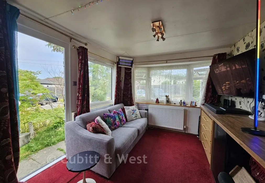 Lounge Area - Boxhill Road, Tadworth, Surrey - Wards of Kent