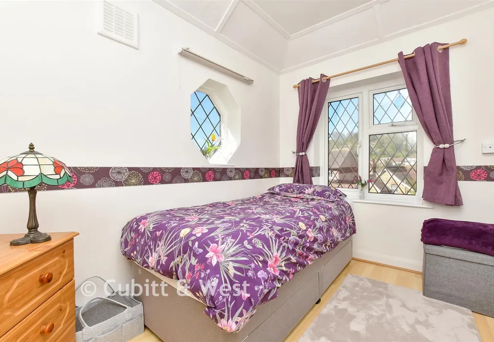 Bedroom 3 - Tillingdown Hill, Caterham, Surrey - Wards of Kent