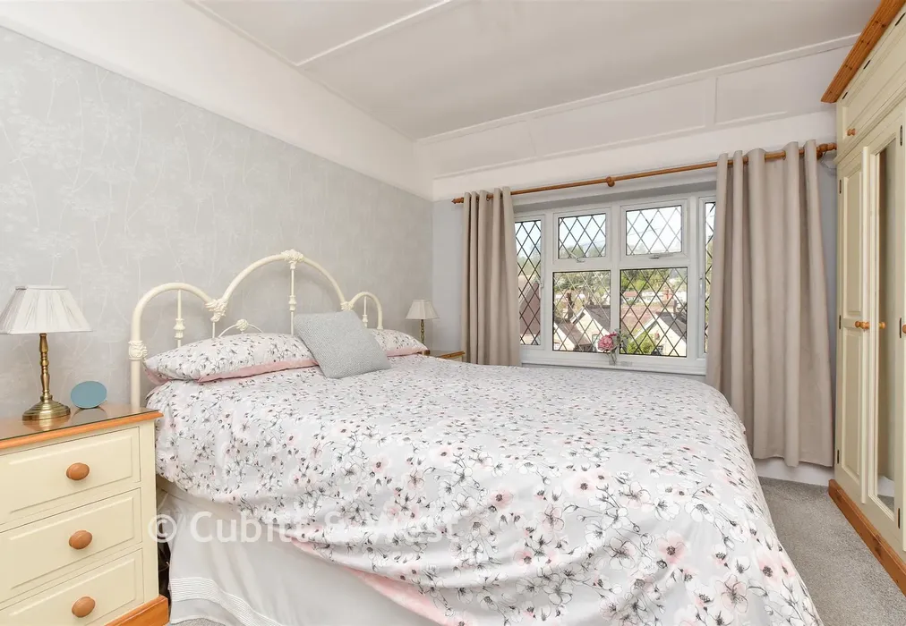 Bedroom 2 - Tillingdown Hill, Caterham, Surrey - Wards of Kent