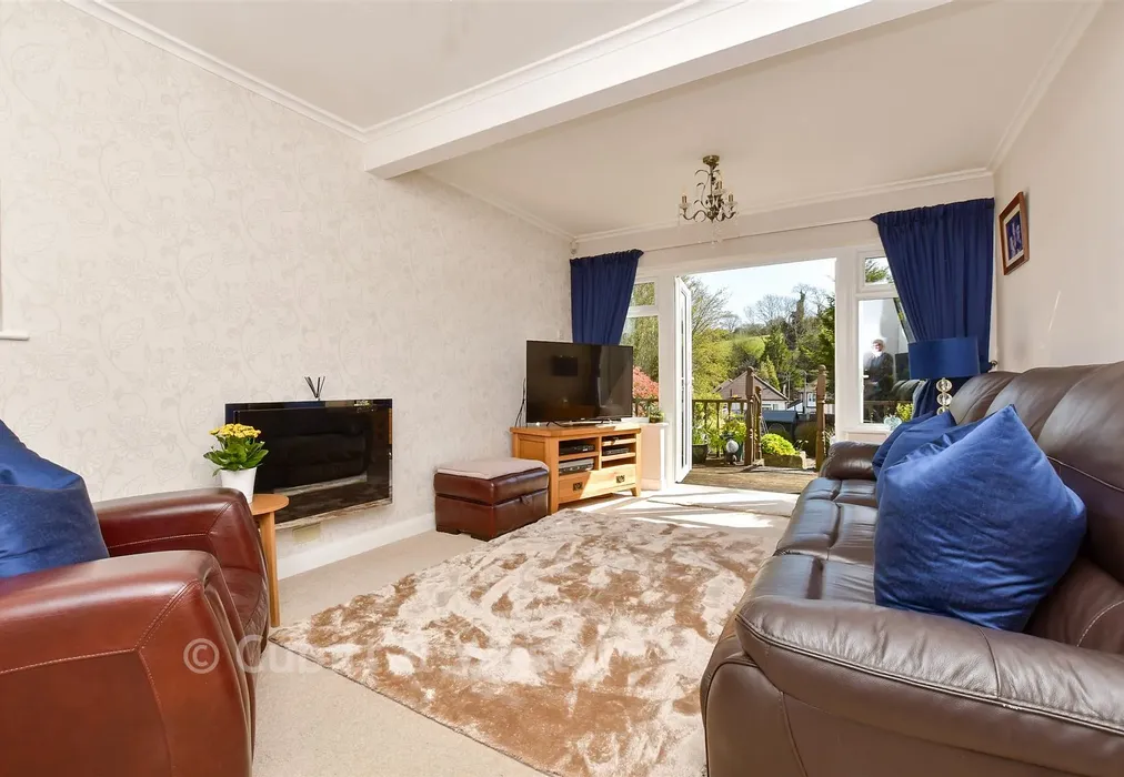 Lounge - Tillingdown Hill, Caterham, Surrey - Wards of Kent