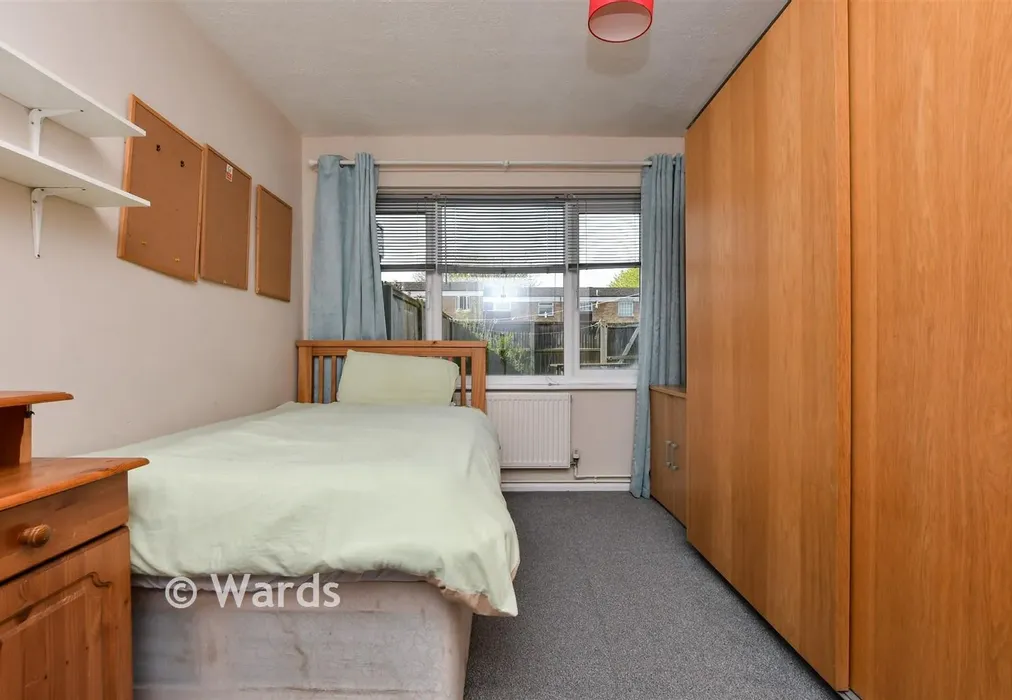 Bedroom 1 - Honeywood Close, Canterbury, Kent - Wards of Kent