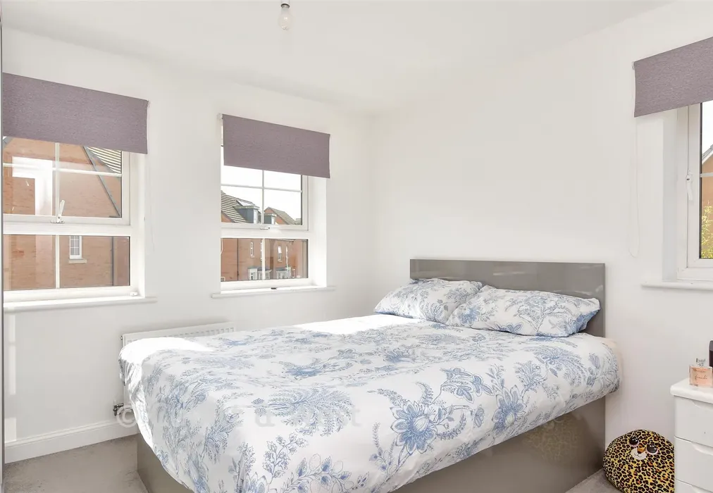 Bedroom 2 - Linnet Crescent, Peacehaven, Brighton, East Sussex - Wards of Kent