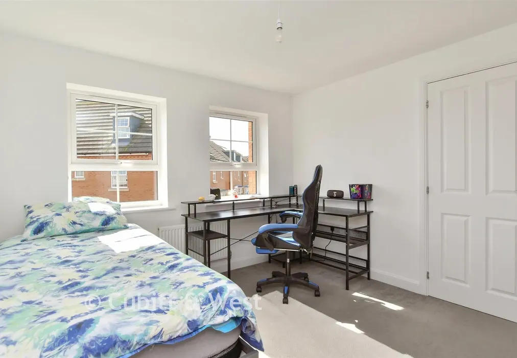 Bedroom 1 - Linnet Crescent, Peacehaven, Brighton, East Sussex - Wards of Kent