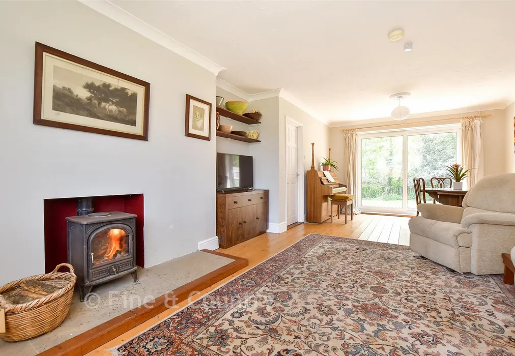 Lounge/Dining Room - Sandy Close, Blackwater, Newport, Isle of Wight - Wards of Kent