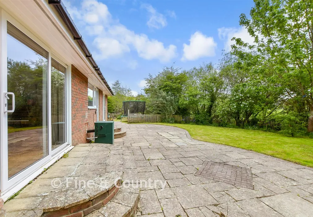 Patio / Garden - Sandy Close, Blackwater, Newport, Isle of Wight - Wards of Kent