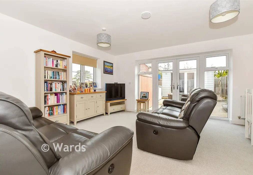 Lounge - Smarden, Ashford, Kent - Wards of Kent