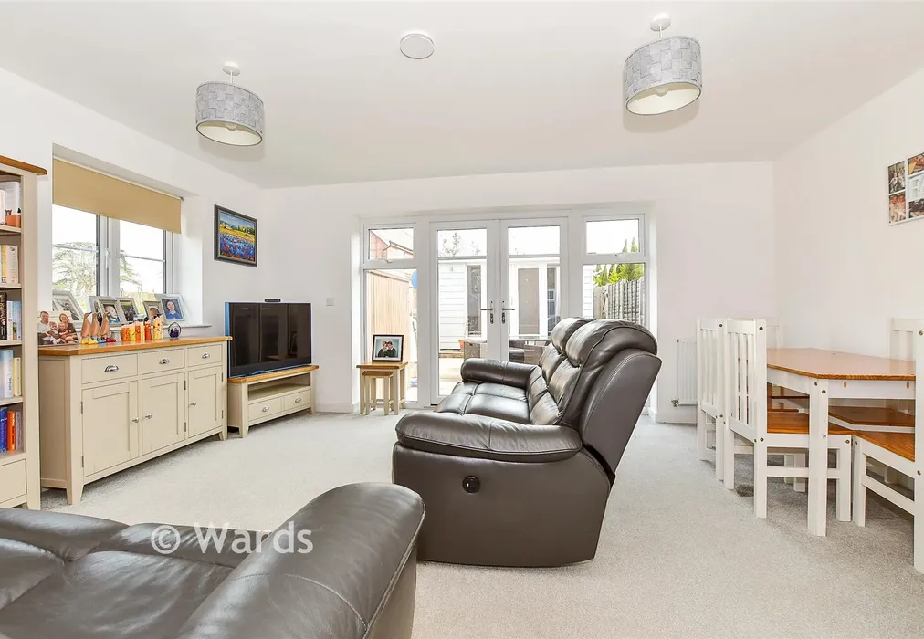 Lounge - Smarden, Ashford, Kent - Wards of Kent