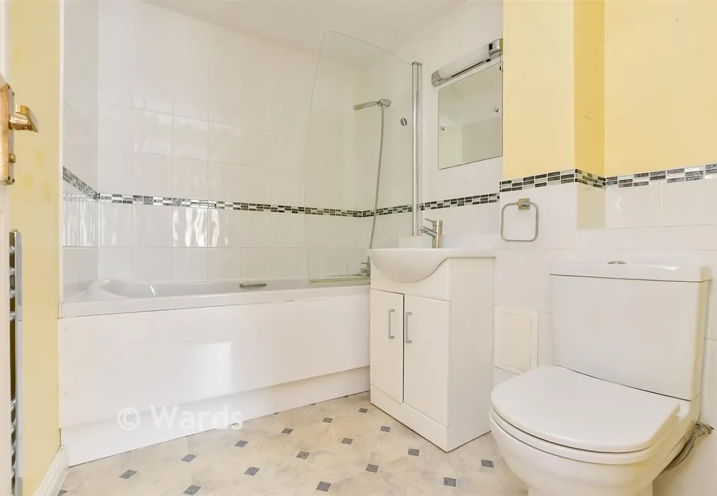 Bathroom - Castle Row, Canterbury, Kent - Wards of Kent