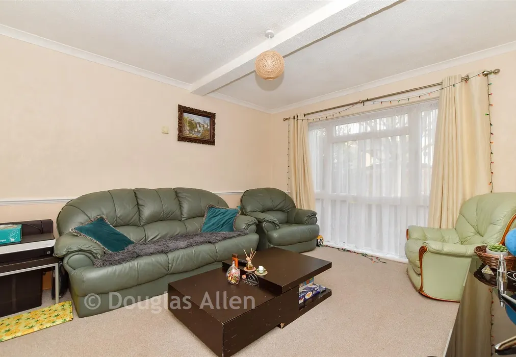 Lounge - Nash Road, Chadwell Heath, Essex - Wards of Kent