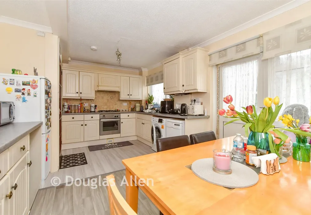 Kitchen/Diner - Nash Road, Chadwell Heath, Essex - Wards of Kent