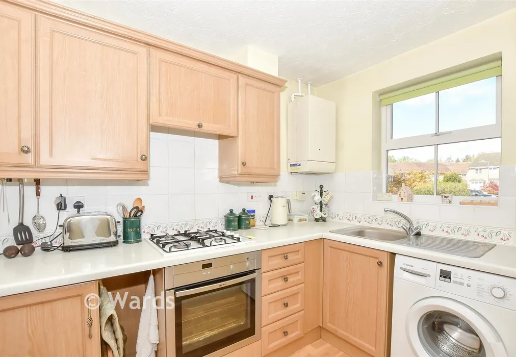 Kitchen - Gooch Close, Allington, Maidstone, Kent - Wards of Kent