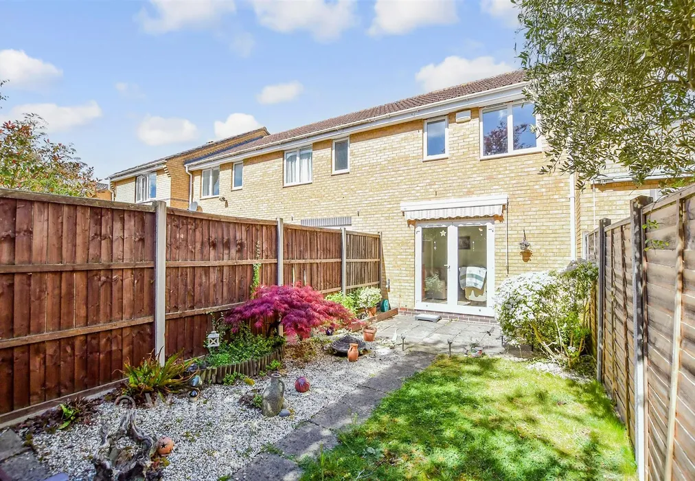Rear Garden - Gooch Close, Allington, Maidstone, Kent - Wards of Kent