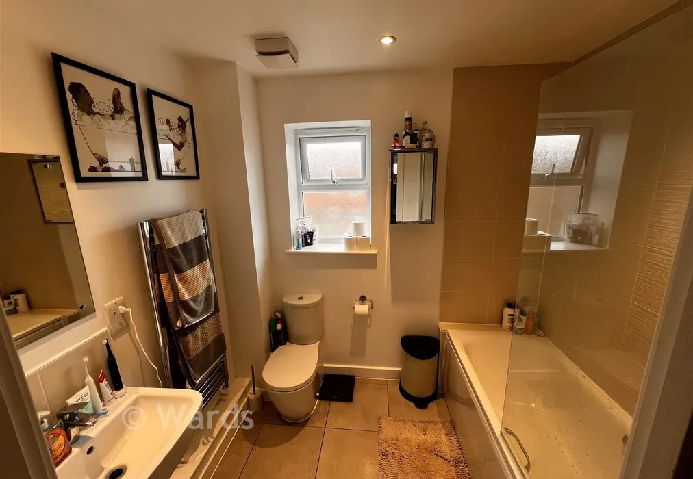 Bathroom - Caldecott Road, Maidstone, Kent - Wards of Kent