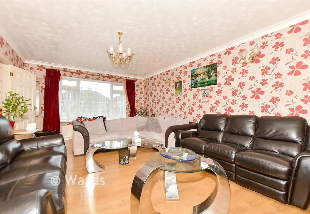 Lounge - The Broadway, Herne Bay, Kent - Wards of Kent