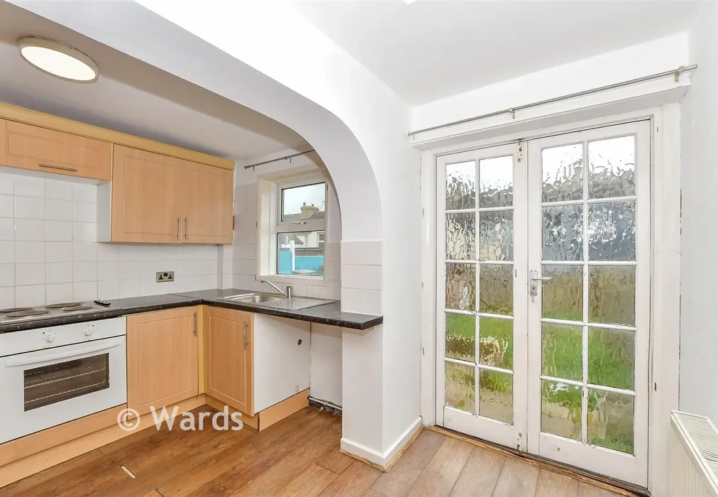 Kitchen - Lowther Road, Dover, Kent - Wards of Kent