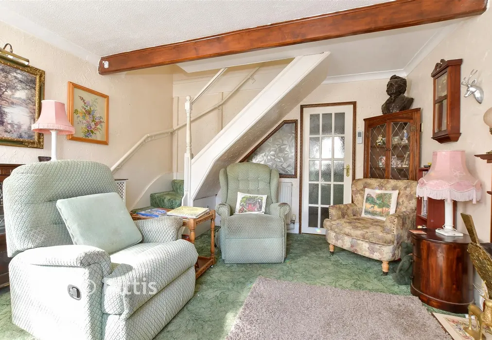 Lounge - The Mall, Brading, Isle of Wight - Wards of Kent